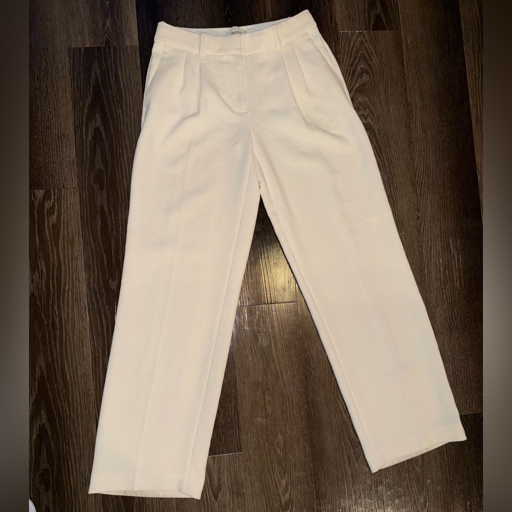 Aritzia “The Effortless Pant” Women size 2